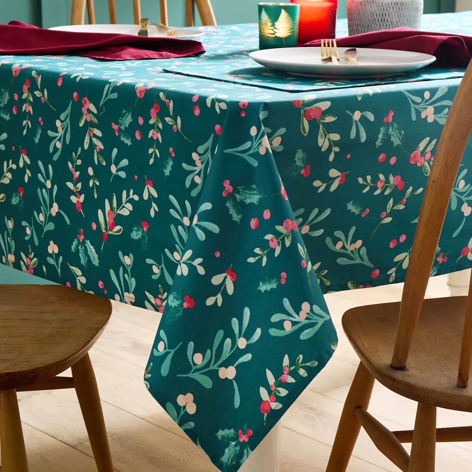 Christmas Holly & Mistletoe Kitchen Textiles Collection by Catherine Lansfield