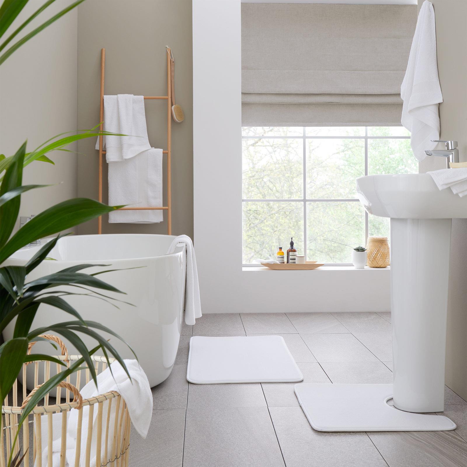 Anti-Bacterial 500gsm Towel by Catherine Lansfield