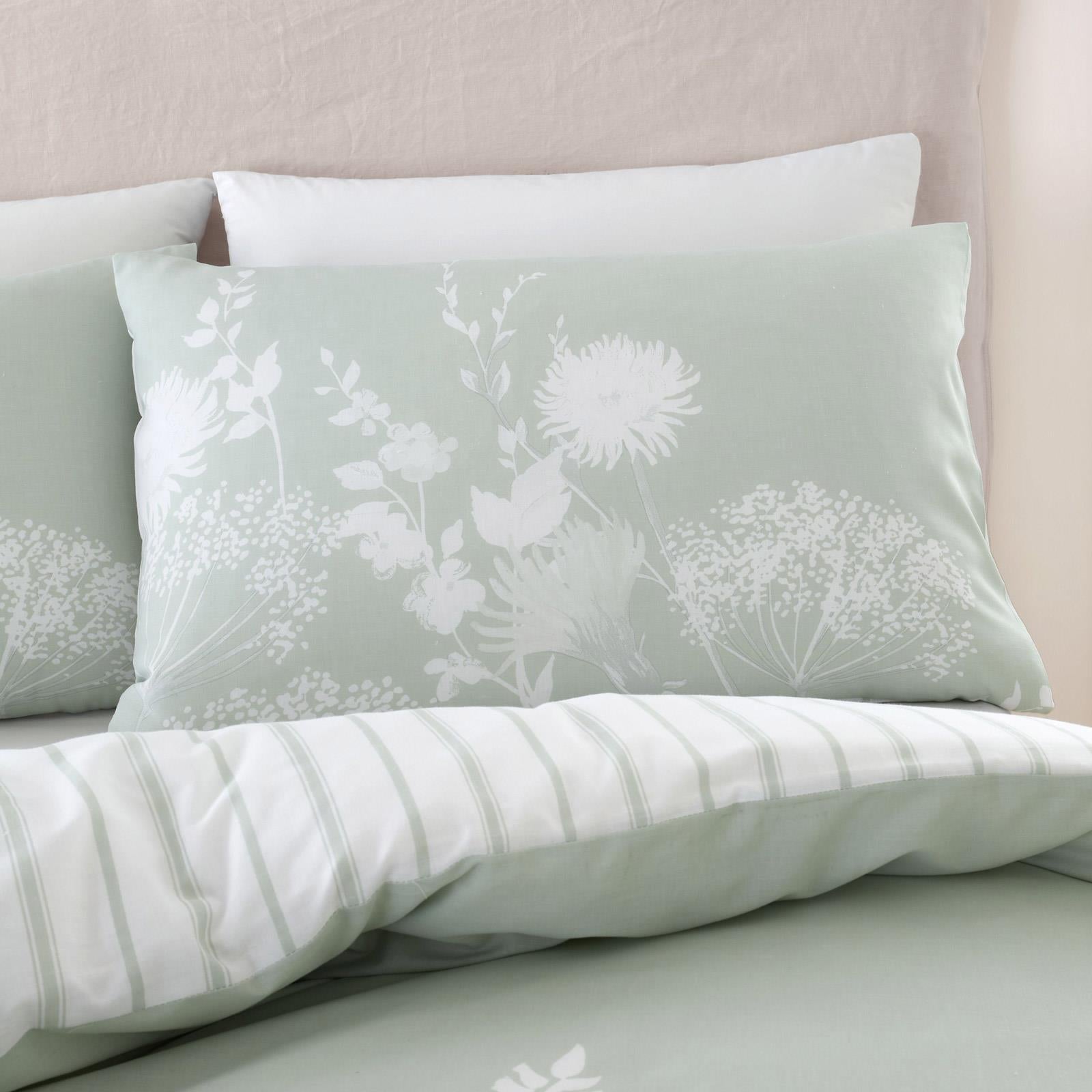 Meadowsweet Floral Duvet Cover Set by Catherine Lansfield