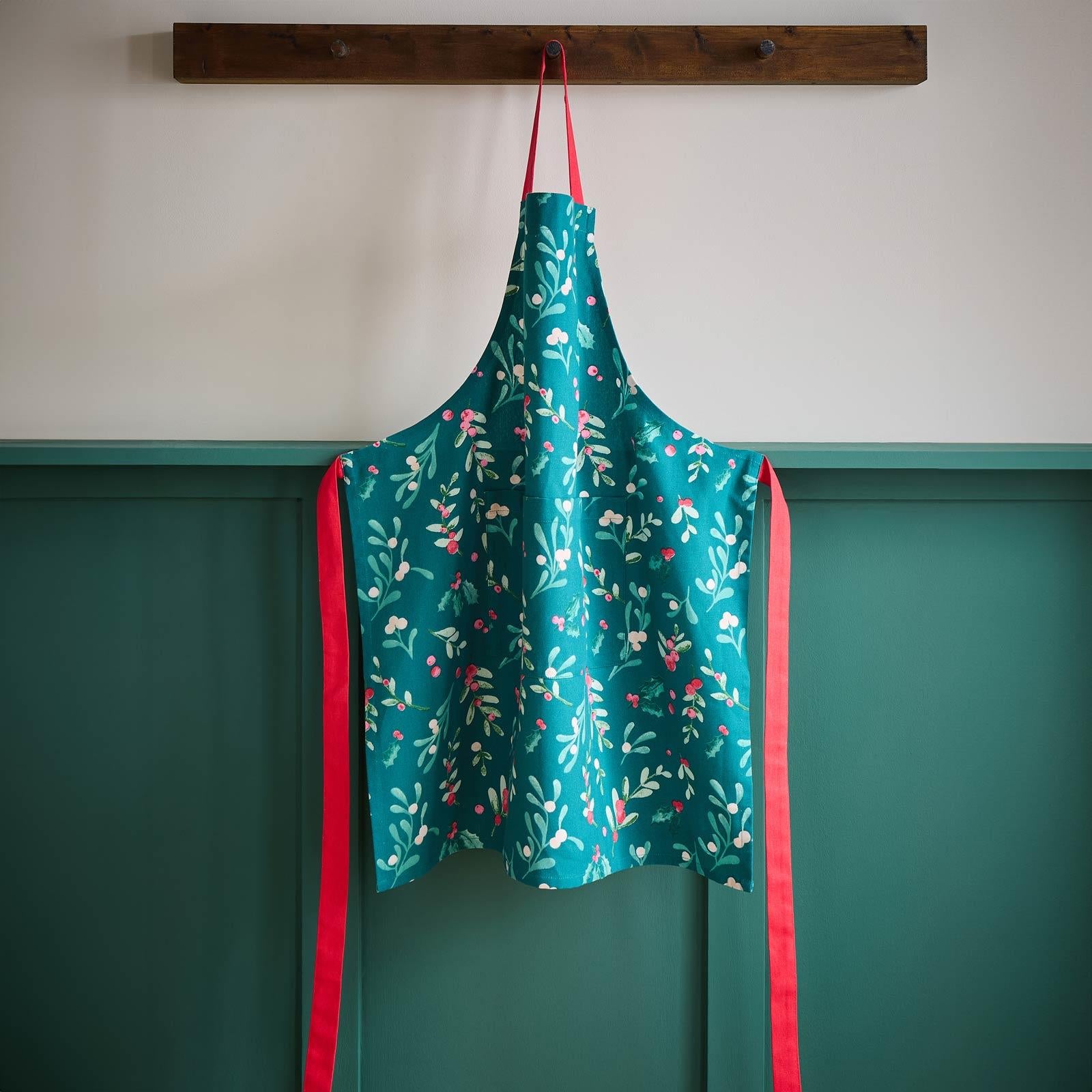 Christmas Holly & Mistletoe Kitchen Textiles Collection by Catherine Lansfield
