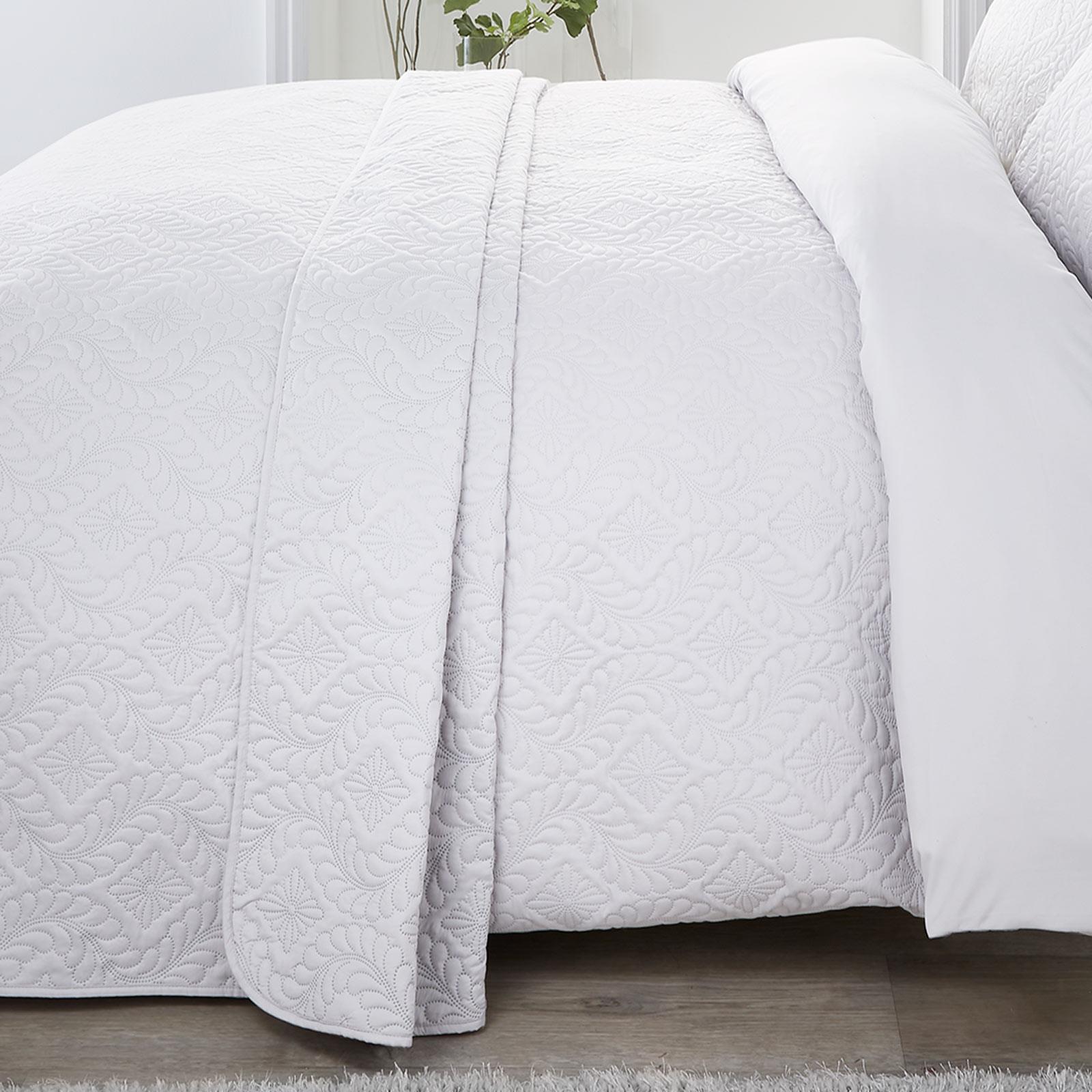 Gianna Bedspread by Serene