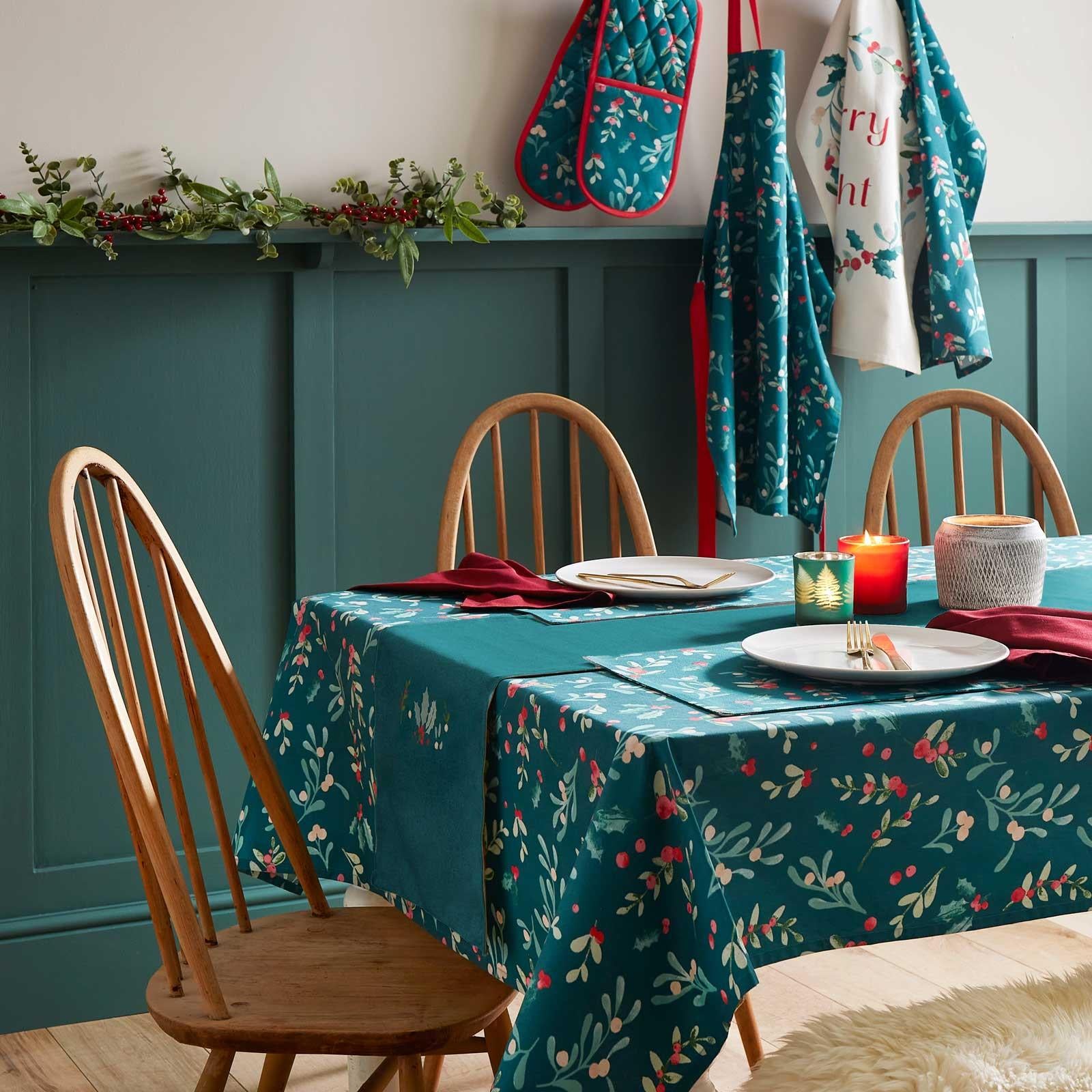 Christmas Holly & Mistletoe Kitchen Textiles Collection by Catherine Lansfield