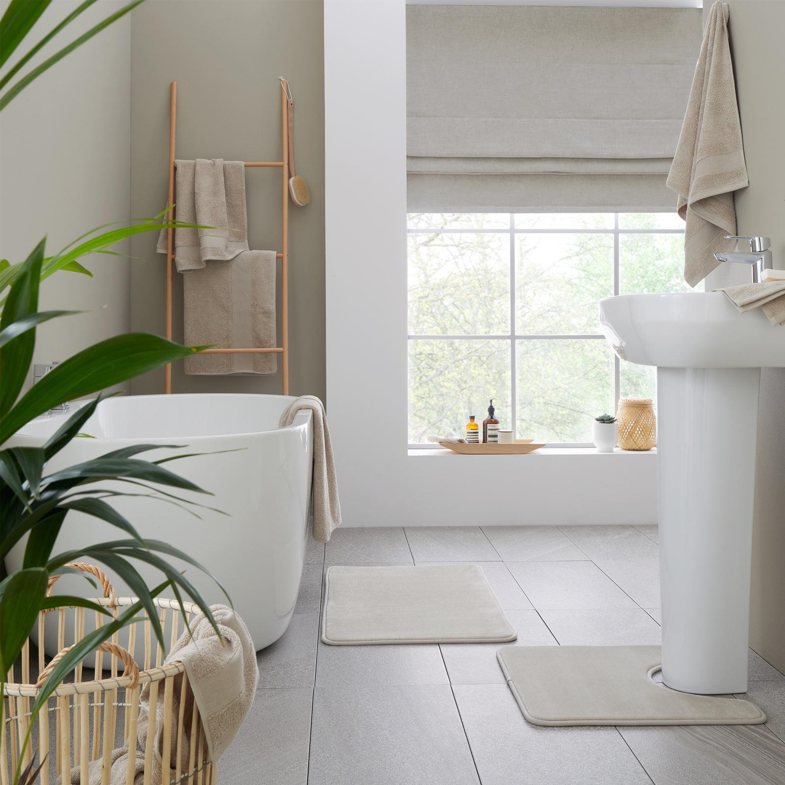 Anti-Bacterial 500gsm Towel by Catherine Lansfield