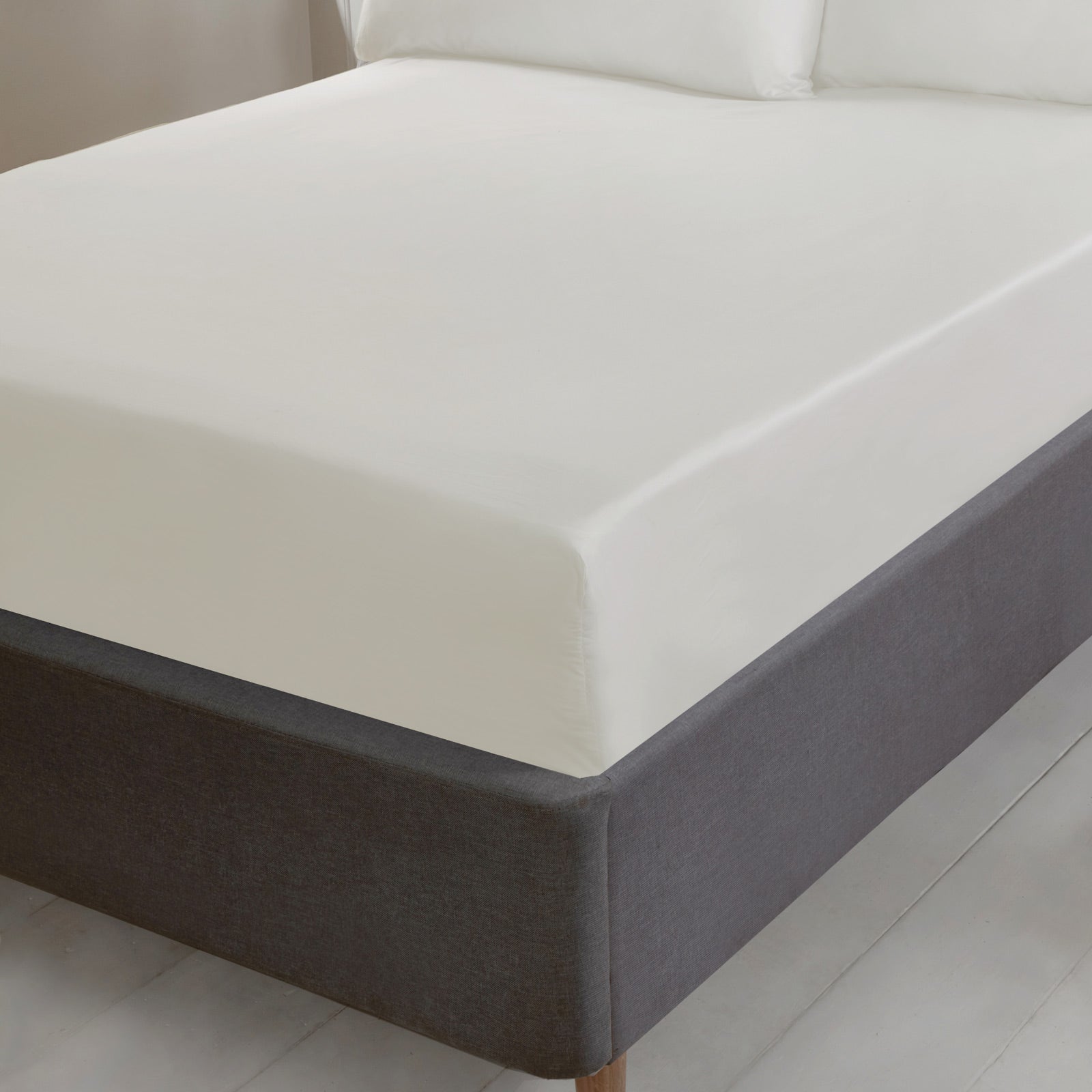 So Soft Microfibre Fitted Sheet 30cm Deep by Rapport Home