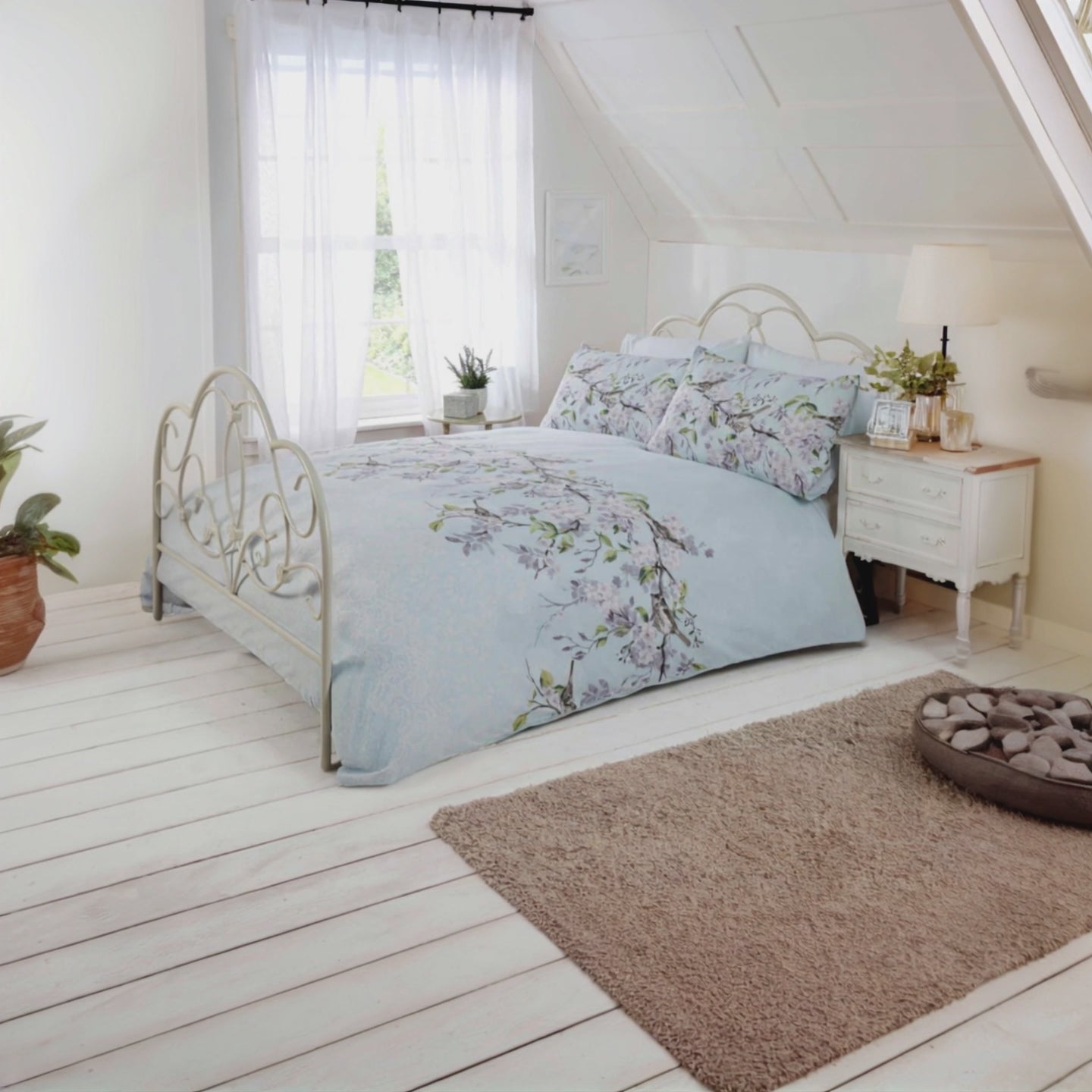 Eloise Floral Duvet Cover Set by Rapport Home